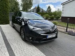 Czarny Używany 2017 Toyota Avensis Kombi | 44 900 zł (Uczciwa cena)