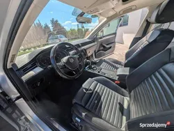 Srebrny Używany 2016 VW Passat Highline Kombi | 50 900 zł (Dobra cena)