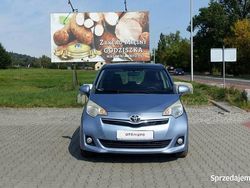 Niebieski Używany 2011 Toyota Verso-S Minivan | 17 800 zł