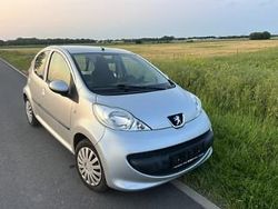Używany 2007 Peugeot 107 Hatchback | 8900 zł (Dość drogi)