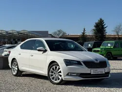 Biały Używany 2016 Skoda Superb Sedan/Limuzyna | 52 900 zł (Uczciwa cena)
