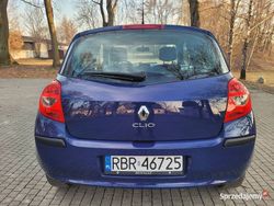 Niebieski Używany 2006 Renault Clio III Hatchback | 9900 zł (Uczciwa cena)