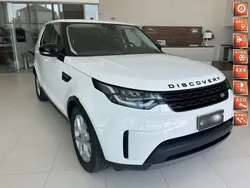 Biały (metalik) Używany 2018 Land Rover Discovery 5 SUV | 155 900 zł