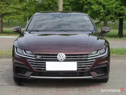 Bordowy Używany 2018 VW Arteon Sedan/Limuzyna | 98 499 zł (Dość drogi)