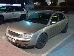 Brązowy Używany 2002 Ford Mondeo Hatchback | 2250 zł (Dobra cena)