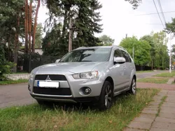 Srebrny (metalik) Używany 2010 Mitsubishi Outlander SUV | 29 999 zł (Uczciwa cena)