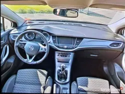 Czarny Używany 2017 Opel Astra Hatchback | 42 888 zł (Dość drogi)