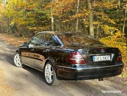 Czarny Używany 2003 Mercedes E220 Elegance Sedan/Limuzyna | 18 500 zł