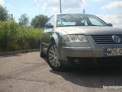 Szary Używany 2003 VW Passat Highline Sedan/Limuzyna | 9300 zł (Uczciwa cena)