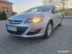 Srebrny Używany 2017 Opel Astra Sedan/Limuzyna | 25 900 zł (Uczciwa cena)