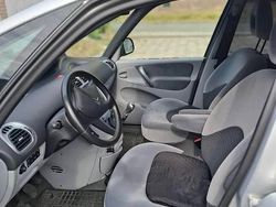 Srebrny Używany 2010 Citroën Xsara Picasso Minivan | 12 000 zł