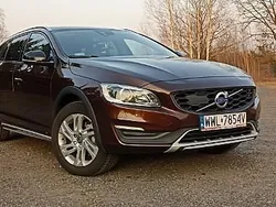 Brązowy Używany 2016 Volvo V60 CC Kombi | 49 999 zł (Drogi)