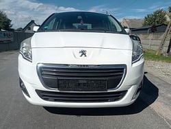 Inny kolor Używany 2017 Peugeot 5008 Minivan | 36 900 zł