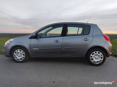 Używany Renault Clio III 2010 Szary Hatchback