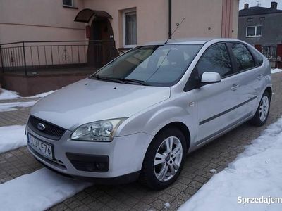Używany Ford Focus 2006 Srebrny Hatchback