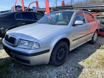 Srebrny Używany 2007 Skoda Octavia Sedan/Limuzyna | 2999 zł
