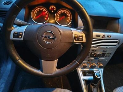 Używany Opel Astra 2009 Szary Kombi