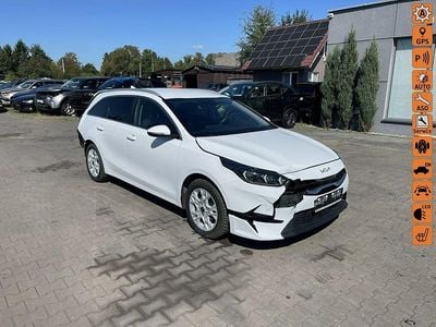Biały Używany 2024 Kia Ceed Hatchback | 41 900 zł