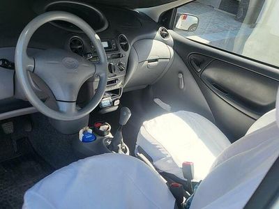 Srebrny Używany 1999 Toyota Yaris Hatchback | 8200 zł