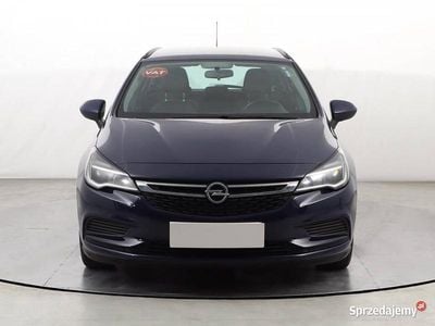 Niebieski Używany 2017 Opel Astra Kombi | 26 999 zł (Uczciwa cena)