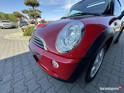 Czerwony Używany 2006 Mini ONE Hatchback | 17 900 zł (Dość drogi)