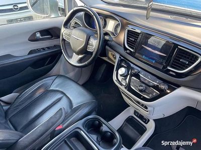 Używany Chrysler Pacifica 2018 Szary Minivan