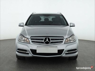 Używany Mercedes C180 156 KM (114 kW) 2011 Srebrny Kombi