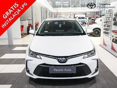 Biały Używany 2022 Toyota Corolla Comfort Sedan/Limuzyna | 81 840 zł (Dość drogi)