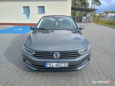 Szary Używany 2015 VW Passat Sedan/Limuzyna | 45 000 zł (Uczciwa cena)