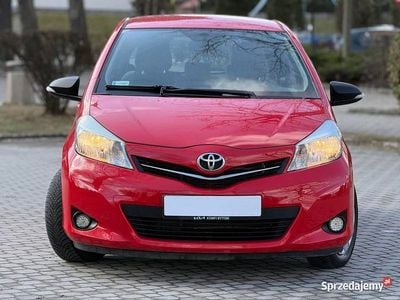 Używany Toyota Yaris 2012 Czerwony Hatchback