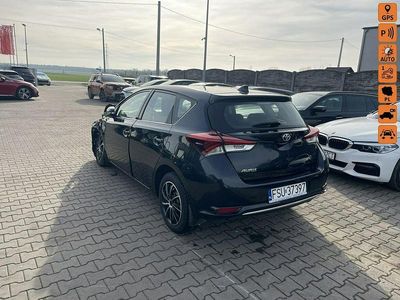 Czarny (metalik) Używany 2017 Toyota Auris Hatchback | 11 900 zł