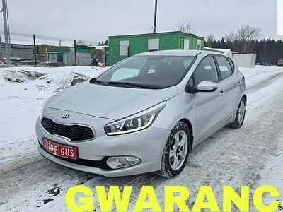 Używany Kia Ceed 110 KM (80 kW) 2015 Srebrny Hatchback