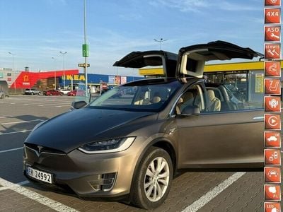 Złoty Używany 2016 Tesla Model X SUV | 119 700 zł