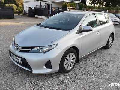 Srebrny Używany 2014 Toyota Auris Hatchback | 35 900 zł (Dość drogi)