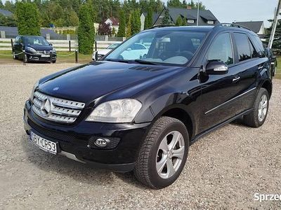 Czarny Używany 2006 Mercedes ML320 SUV | 33 900 zł