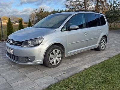 Używany VW Touran 2010 Srebrny Minivan