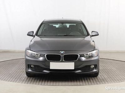 Używany BMW 318 2014 Szary Kombi