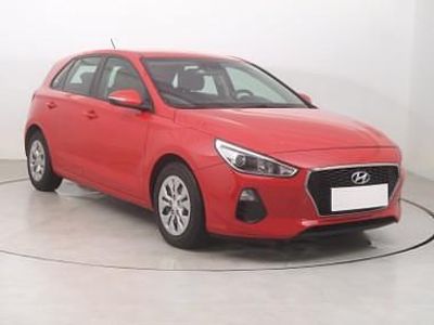 Używany Hyundai i30 110 KM (80 kW) 2017 Czerwony Hatchback