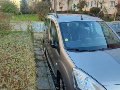 Używany Peugeot Partner Tepee 2017 Srebrny Minivan