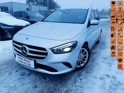 Używany Mercedes B200 136 KM (100 kW) 2019 Srebrny (metalik) Minivan