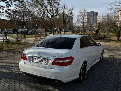 Mercedes E200