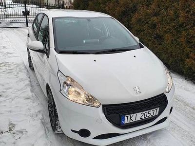 Biały Używany 2012 Peugeot 208 Hatchback | 16 000 zł