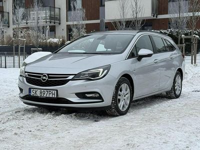 Srebrny Używany 2018 Opel Astra Kombi | 42 800 zł (Dość drogi)