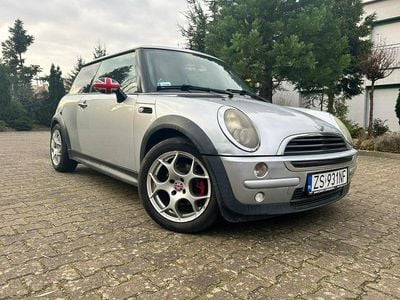 Srebrny (metalik) Używany 2004 Mini ONE Hatchback | 9500 zł