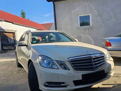 Mercedes E200