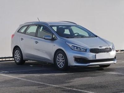 Srebrny Używany 2017 Kia Ceed Hatchback | 32 999 zł (Uczciwa cena)