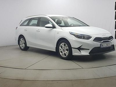 Biały Używany 2022 Kia Ceed Hatchback | 65 700 zł (Uczciwa cena)