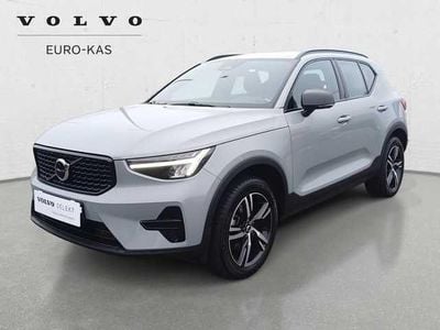 Szary Używany 2025 Volvo XC40 SUV | 159 990 zł (Uczciwa cena)