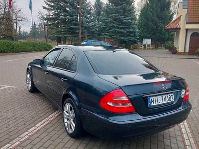 Używany Mercedes E200 2006 Granatowy Sedan/Limuzyna