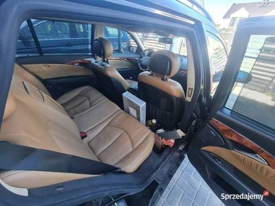 Używany 2005 Mercedes E500 | 35 000 zł